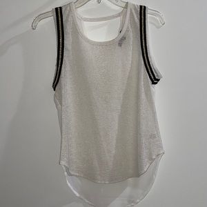 Sleeveless blouse with cutout back Size Small